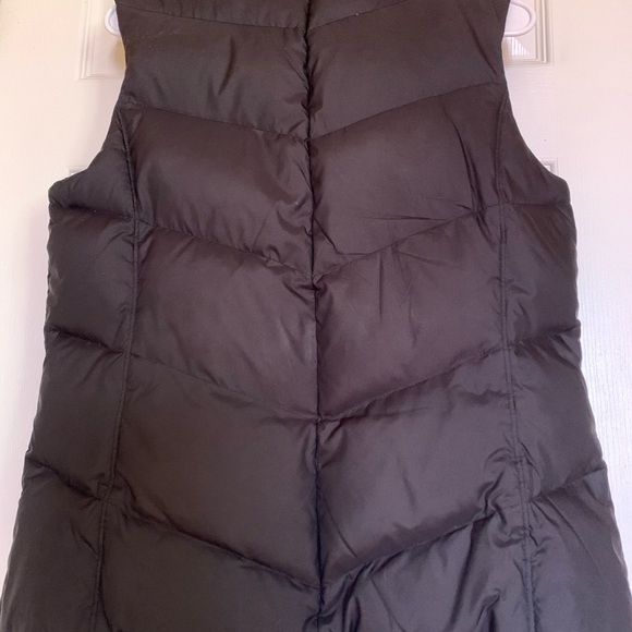 Banana Republic Puffer Vest - Picture 8 of 12